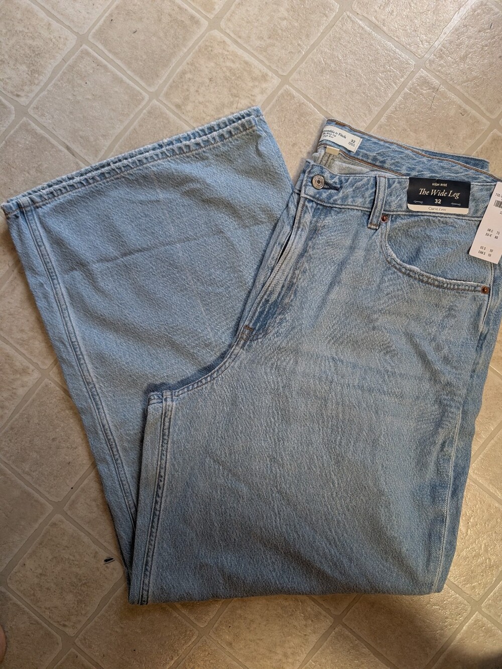 Abercrombie & Fitch NWT Light Blue Women's High Rise  Wide Leg Jeans
